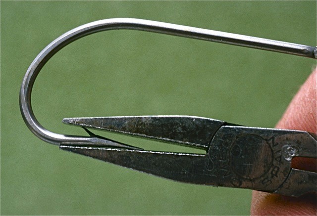 Lefty Kreh – Crimping Hook Barbs – Without Breaking the Hook